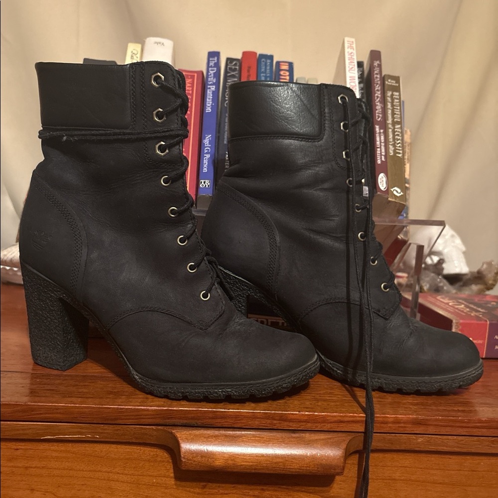Timberland heeled boots sz10